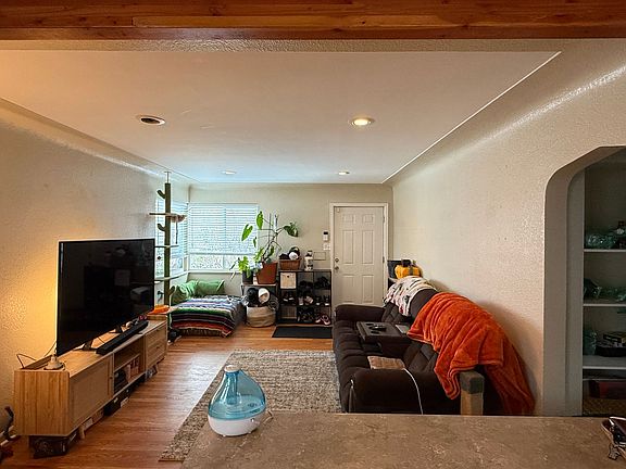 3rd image of 2600 E 31st Ave