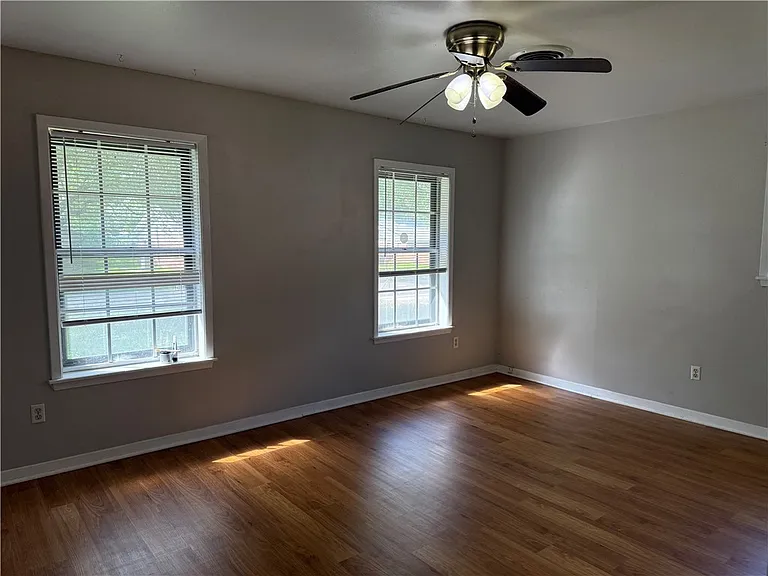 1403 Village Dr — Photo 14