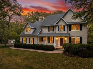 8 Christopher Ct, Flanders, NJ 07836