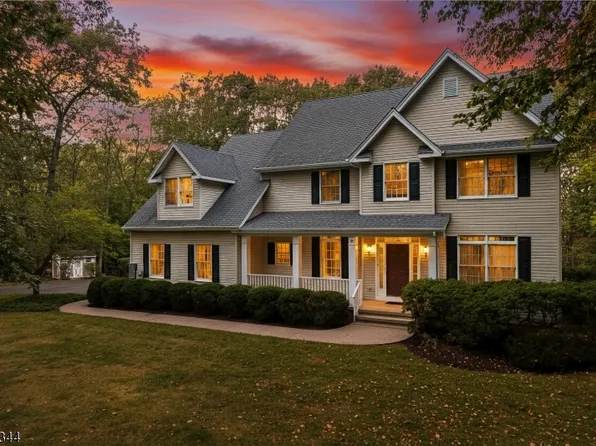 8 Christopher Ct, Mount Olive Twp., NJ 07836