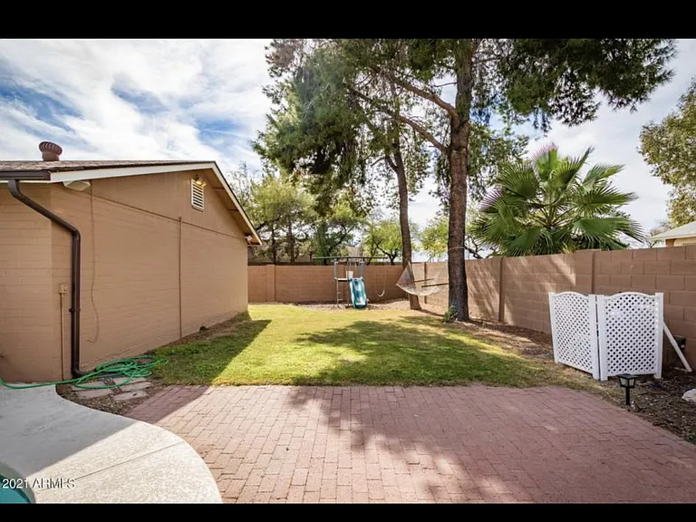 2432 W Dailey St — Photo 34