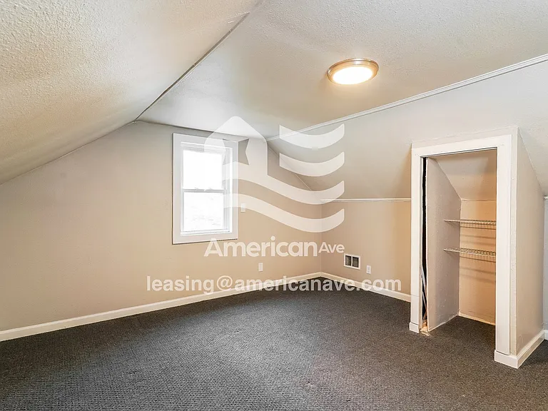 991606_009_main_bedroom_9.jpg