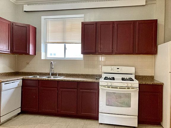 5th image of 5125 N Clark St #3