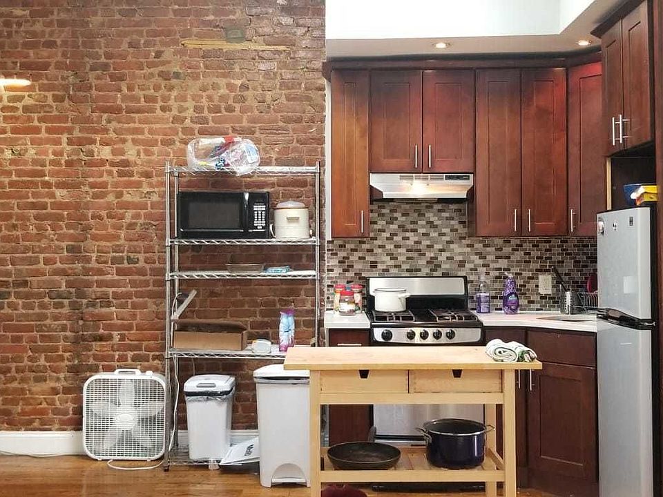 1st image of 404 Chauncey St #3