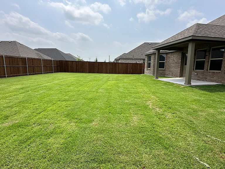1416 Avalon Ct — Photo 25