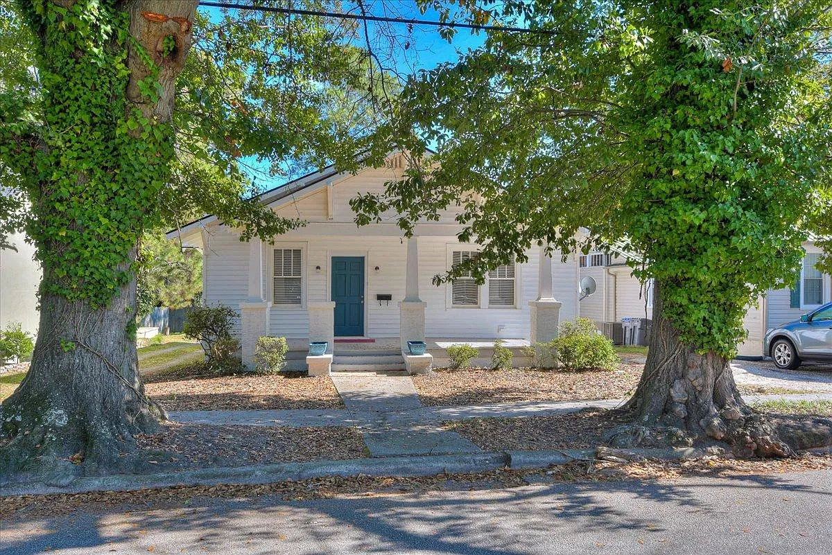 1304 Wilson St — Photo 1