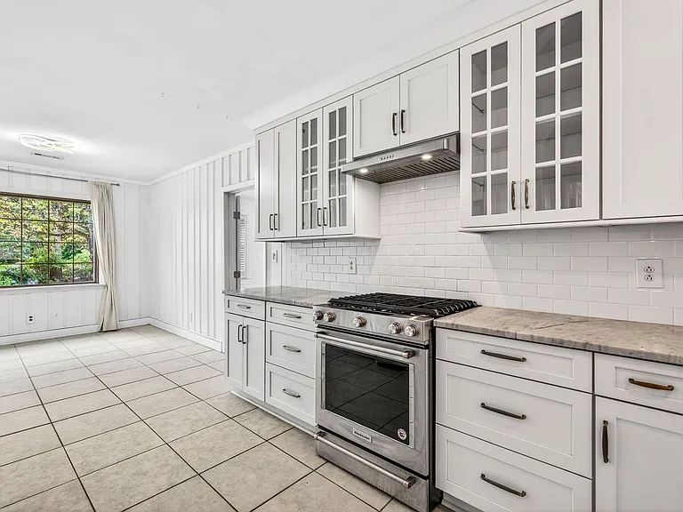 117 Pine Grove Ave — Photo 13