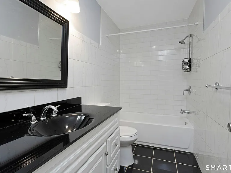 614 Earl Ave — Photo 6