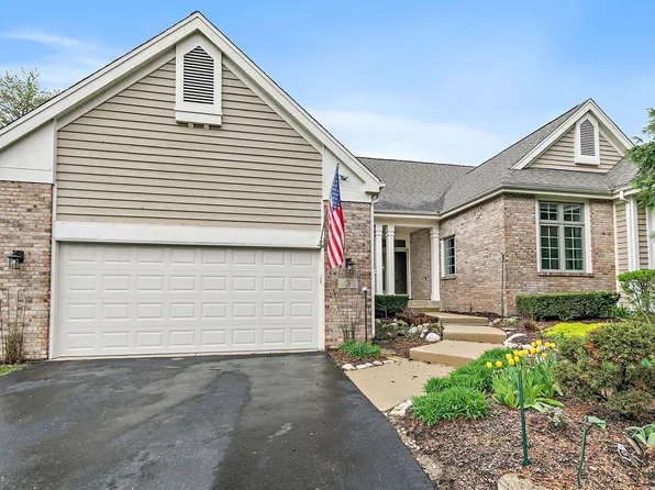 3 Sunvalley Ct, Lake In The Hills, IL 60156