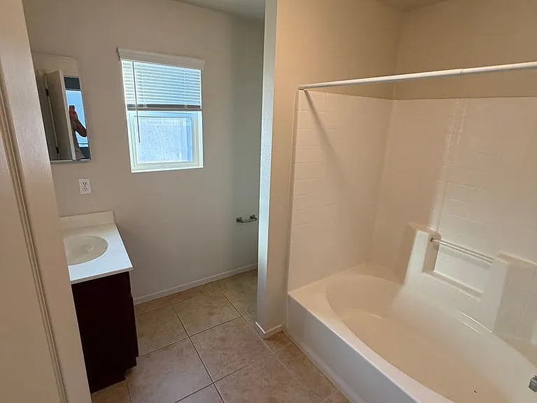 585 Hart Dr — Photo 22