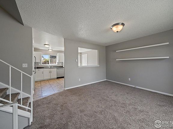3rd image of 1043 Lilac Ct