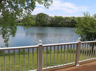 604 Laurel Lake Rd, Thiensville, WI 53092