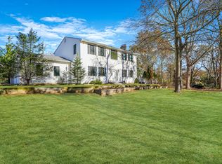 34 Starboard Rd, Hampton Bays, NY 11946