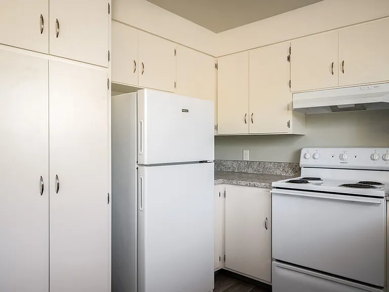 The Avery | Kitchen