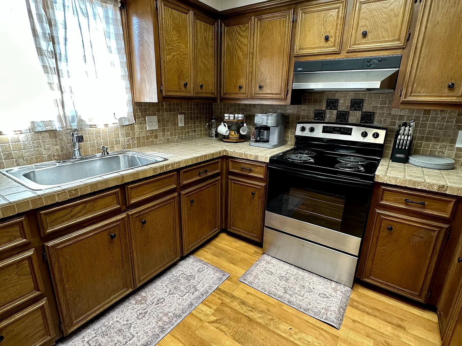 6822 Huron Ave — Photo 3