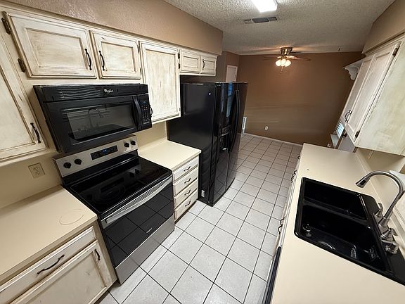4th image of 10902 E County Road 104