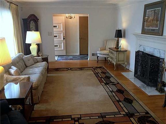 4th image of 3316 Christie Blvd