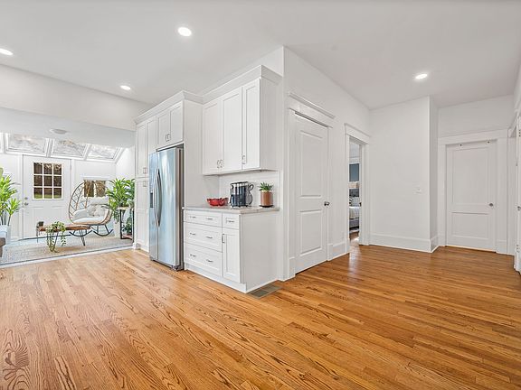 2nd image of 1021 North Ave NE