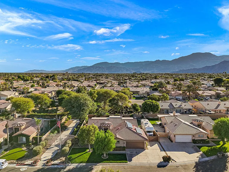 81107 Portola Cir — Photo 31