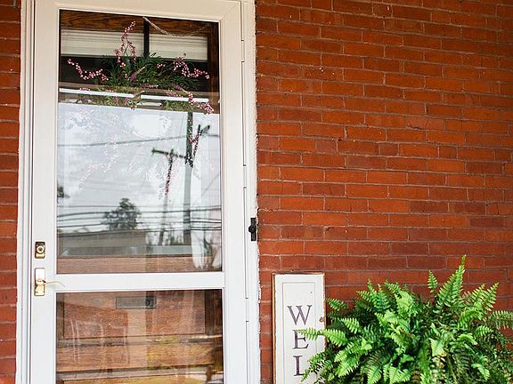 3rd image of 501 Main St