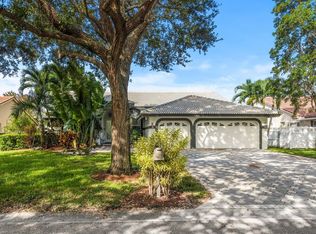4826 NW 104th Ter, Coral Springs, FL 33076