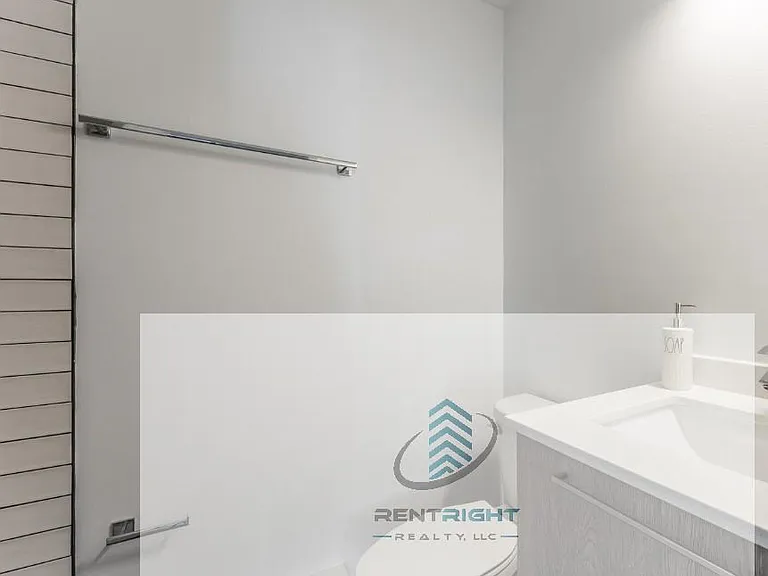 7621 N Sheridan Rd #1K — Photo 11