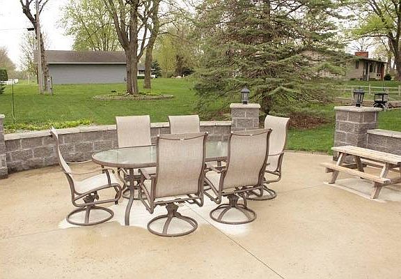 3rd image of 708 Fairing Ave