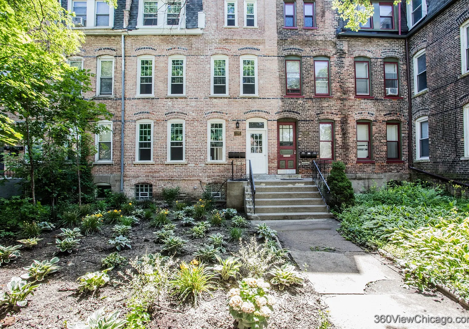 11325 S Langley Ave — Photo 1