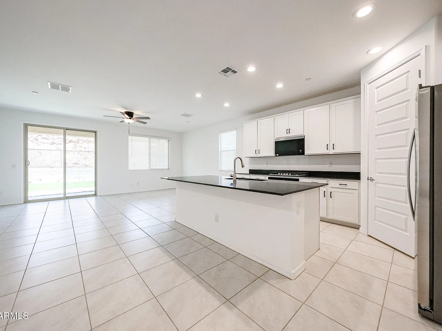 3 bed, 2.0 bath, 1821 sqft, $2,250 — Photo 4