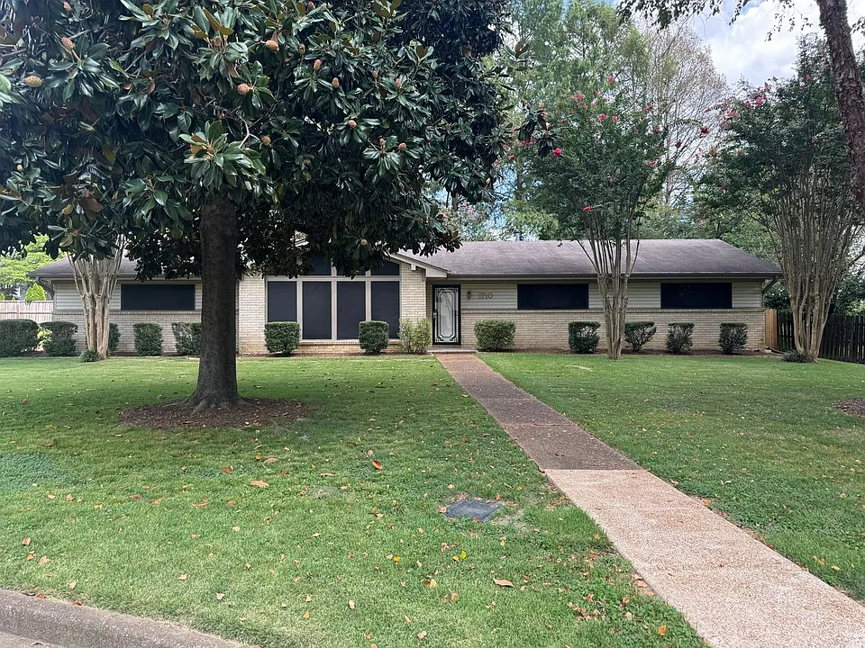 1710 Neshoba Cv