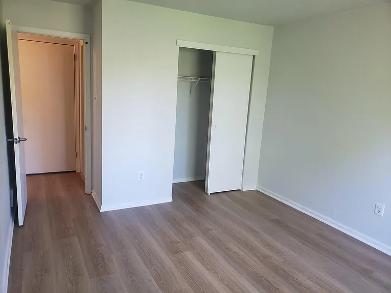 369 Green Meadow Ln — Photo 10