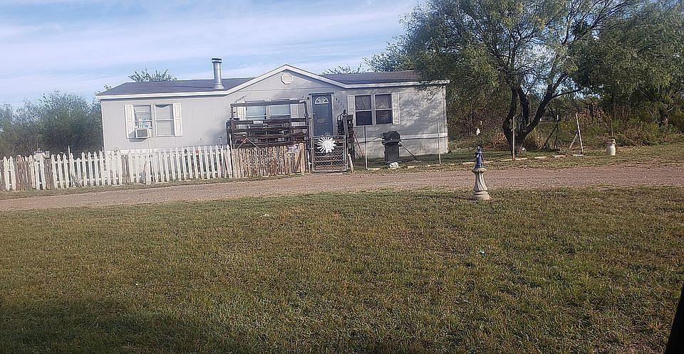 2008 Legacy on 1 acre