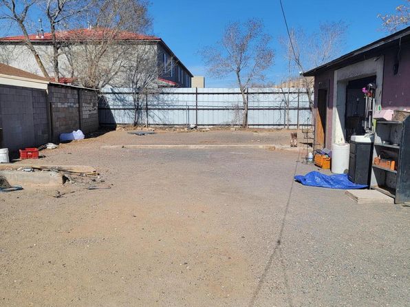 albuquerque-new-mexico-447359645 picture