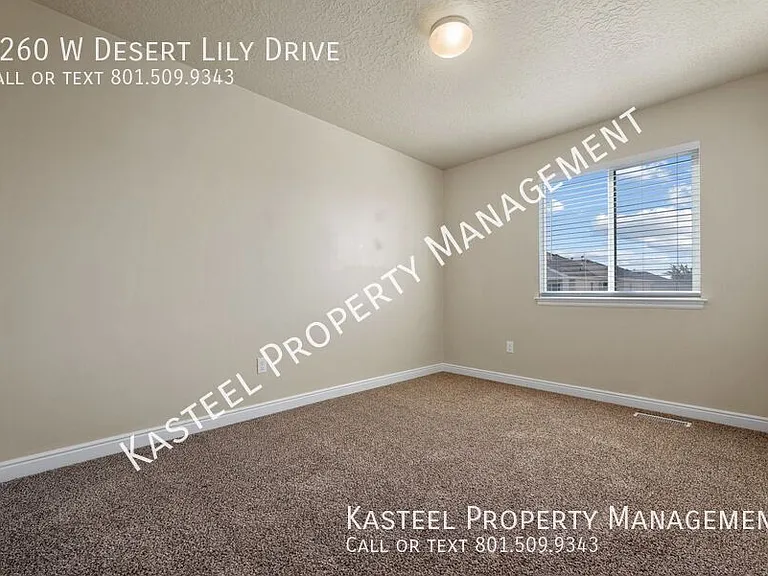 3260 W Desert Lily Dr — Photo 19