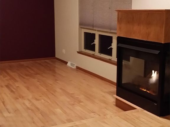 3rd image of 747 Aspen Ave