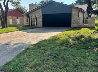 1113 Phillips Dr, Dumas, TX 79029