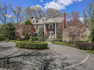 322 Hartshorn Dr, Short Hills, NJ 07078