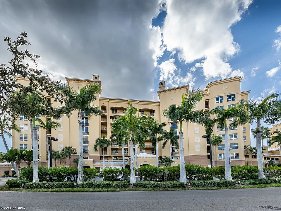 3313 Sunset Key Cir #402