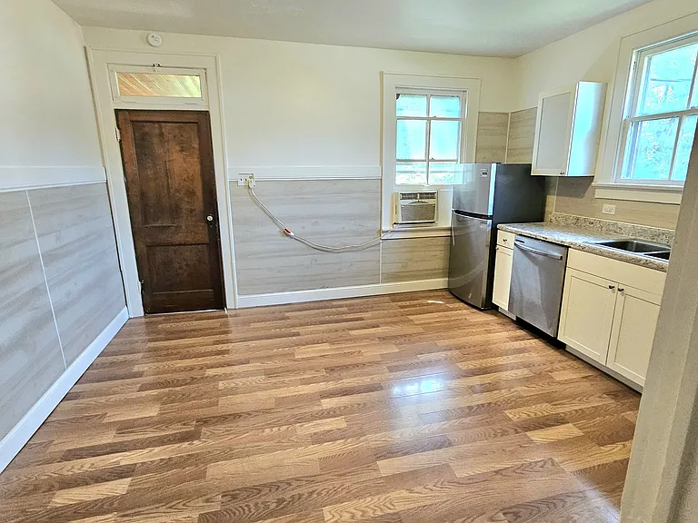 200 E Etta Ave — Photo 6