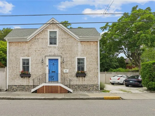 45 Houston Ave, Newport, RI 02840