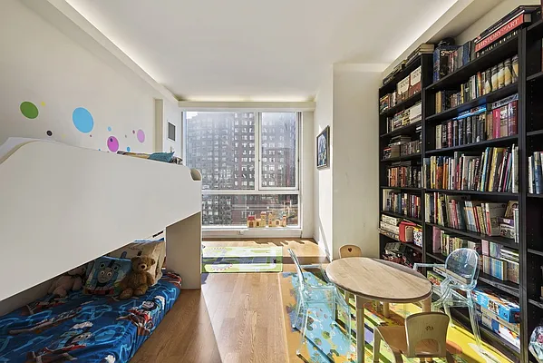 Sold by Nest Seekers International | media 9