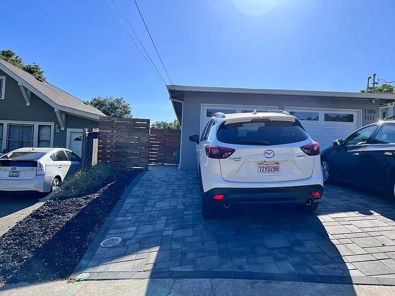 1109 Willow Ave — Photo 8