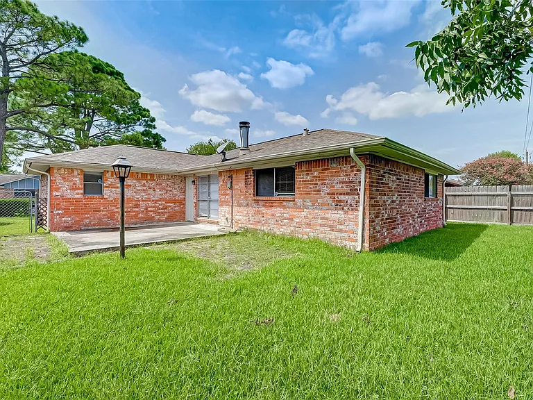 4739 Parkland St — Photo 33