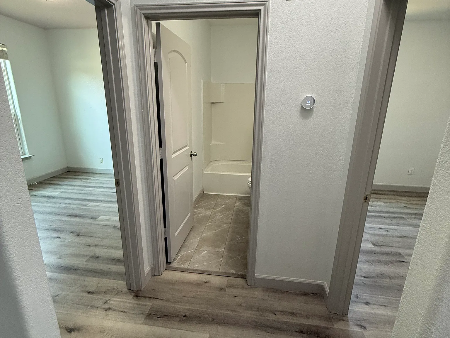 3 bed, 1363 sqft, $2,000 — Photo 4