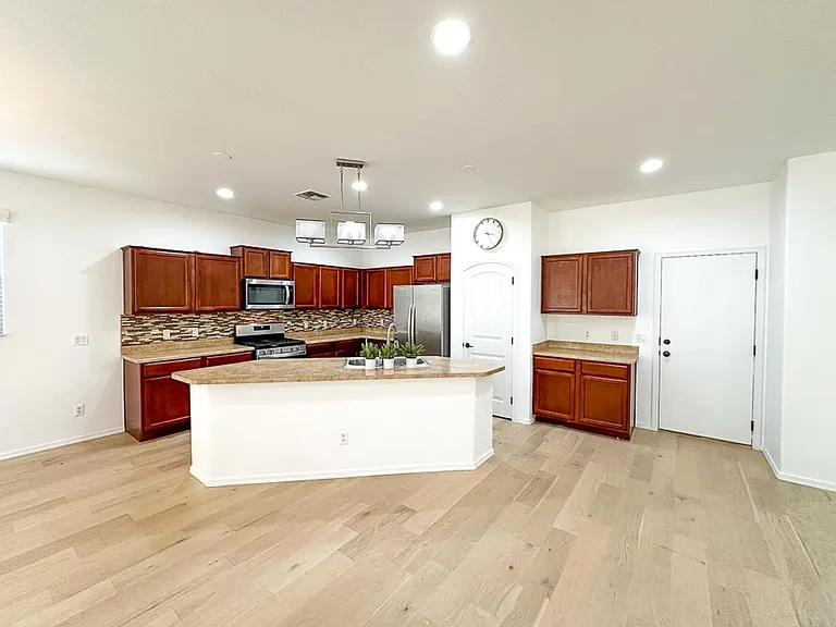 122 W Aster Dr — Photo 8
