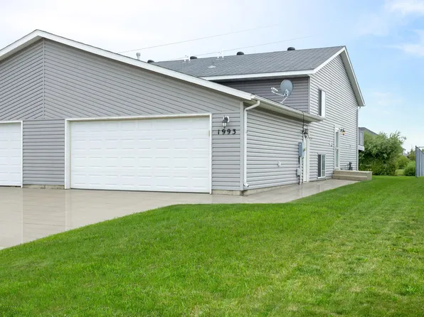 1993 52nd St S, Fargo, ND 58103