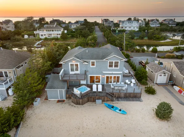 8 Landsend Ln, Southampton, NY 11968