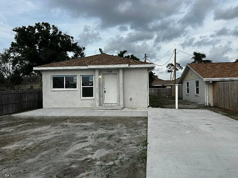 7701 Nixon Ave — Photo 1