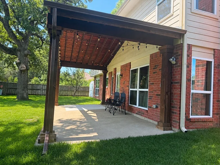 2600 Crepe Myrtle Dr — Photo 1
