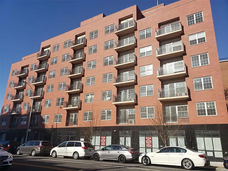 71-66 Parsons Blvd #4-K — Photo 1